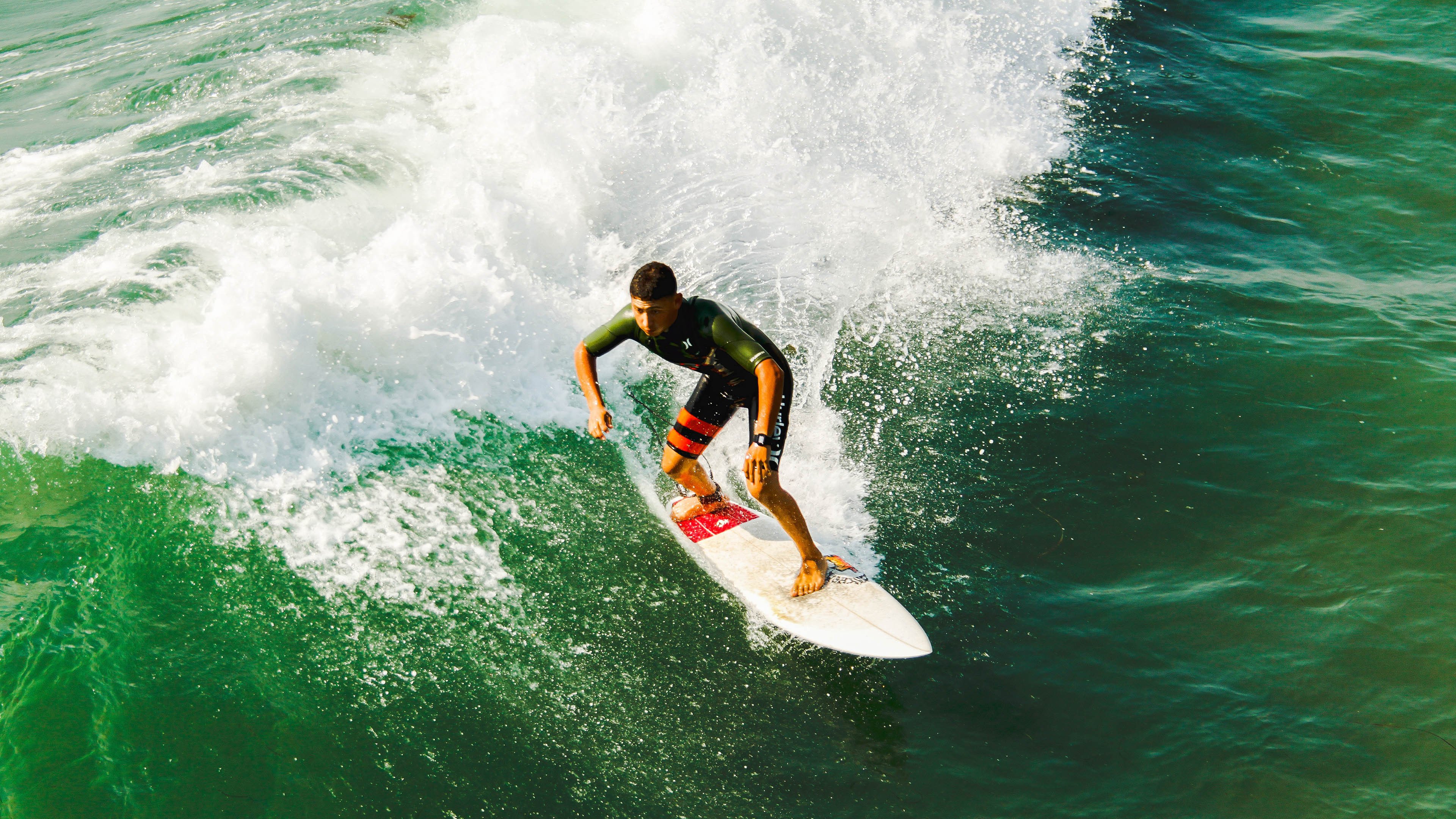 张雨霏蝶泳再创佳绩 中国泳坛新星闪耀国际赛场